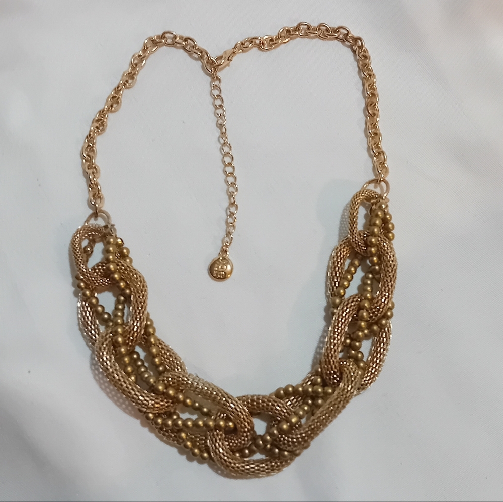 Elegant Gold Mesh Chain And Bead Necklace